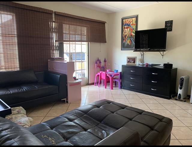 2 BEDROOM TOWNHOUSE SOLD IN PEBBLE CREEK